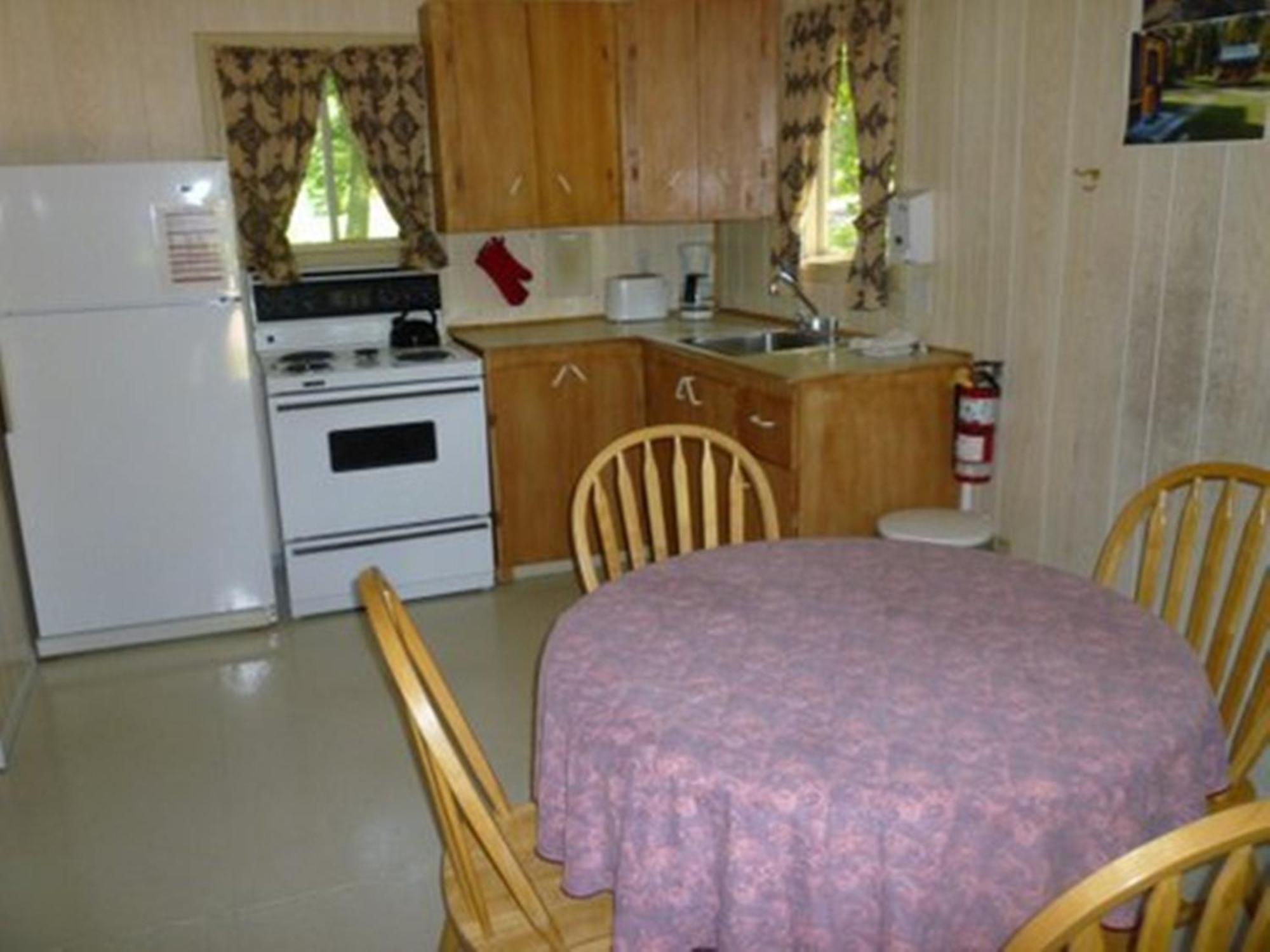 Riviere Petit Saguenay Villa Exterior photo